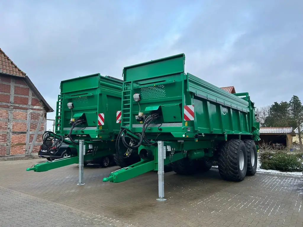 Festmist Miststreuer